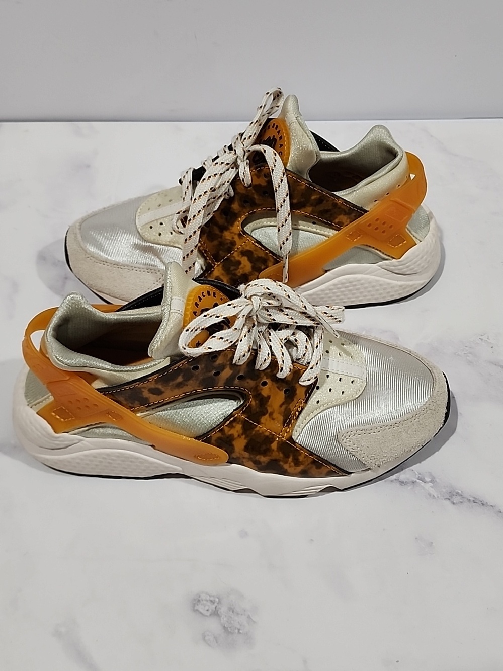 Nike Air Huarache Stylish Leopard Print Sneakers